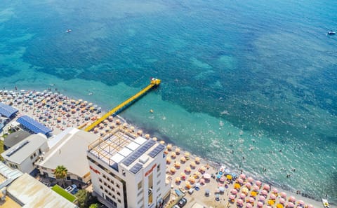 Property building, Day, Natural landscape, Bird's eye view, View (from property/room), Balcony/Terrace, Beach, Sea view