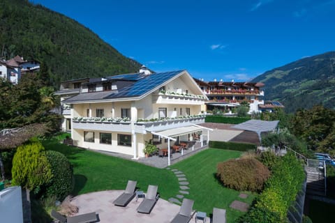 Garden, Area and facilities