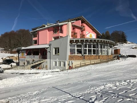 Property building, Facade/entrance, Winter