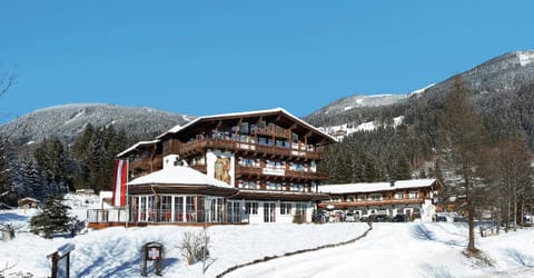 Property building, Facade/entrance, Winter