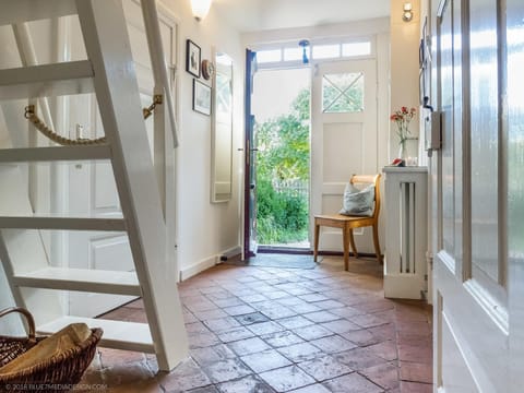 altes Kapitänshäuschen House in Prerow