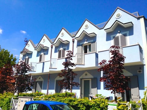 Property building, Day