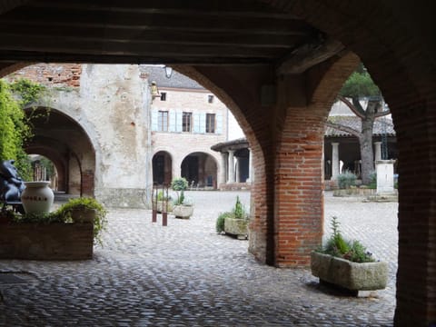 Patio, Facade/entrance