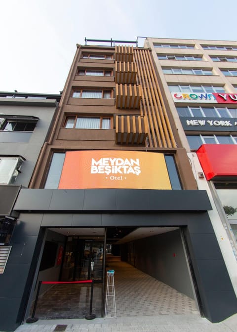 Property building, Facade/entrance