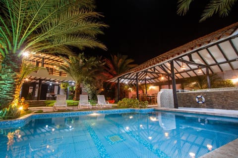 Swimming pool