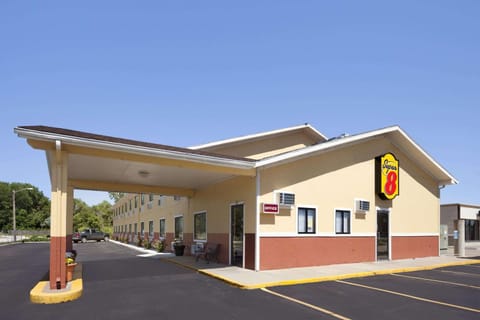 Property building, Facade/entrance, On site