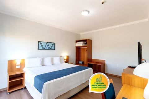 Bed, Bedroom, Area and facilities