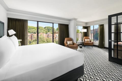 Photo of the whole room, Seating area, Bedroom