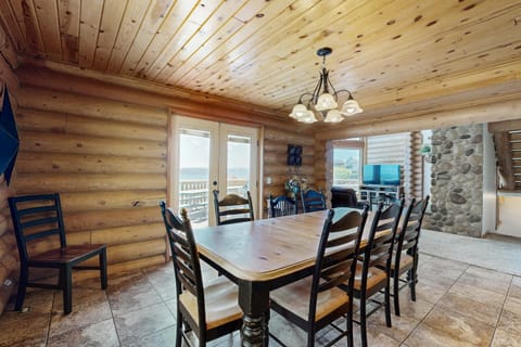 Big Bear Cabin Cabin in Garden City