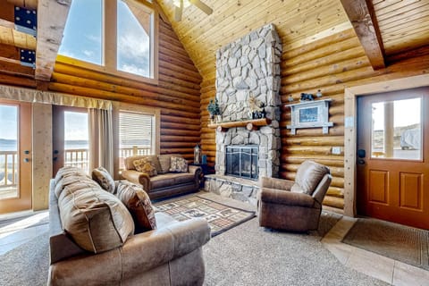 Cabin Overlooking The Harbor Cabin in Garden City