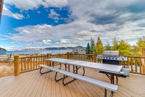 Marina View House in Garden City