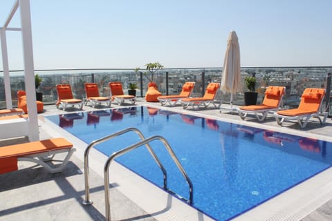 Swimming pool, Swimming pool