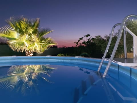 Swimming pool, Swimming pool