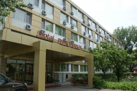 Property building, Facade/entrance, Day