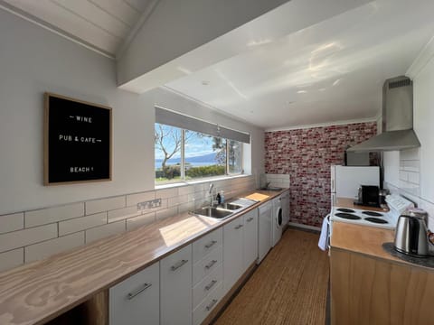 Boomers Retreat, Alonnah, Bruny Island House in South Bruny