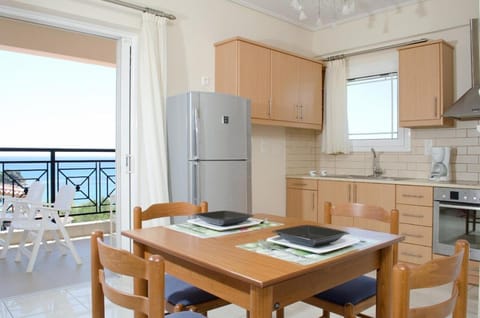 Balcony/Terrace, Kitchen or kitchenette, Garden view, Sea view
