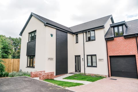 Pencoed House Estate (Cardiff) Country House in Wales