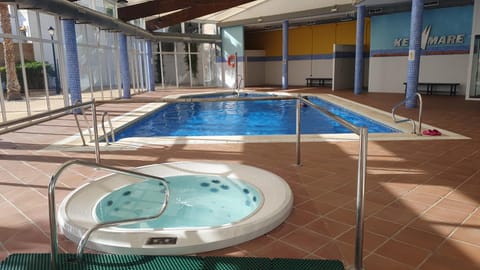 Hot Tub, Swimming pool
