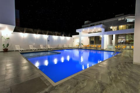 Swimming pool