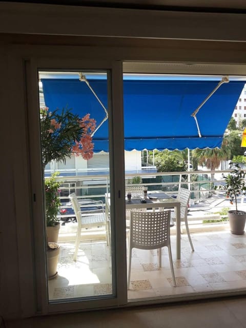 View (from property/room), Balcony/Terrace, Street view