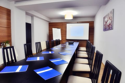 Communal lounge/ TV room, Meeting/conference room