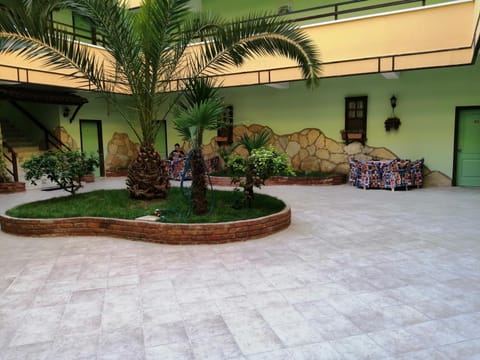 Patio, Garden