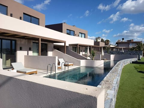 Swimming pool, sunbed