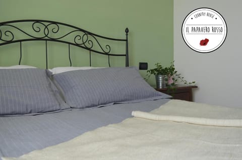 Bed, Photo of the whole room, Decorative detail