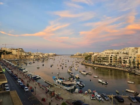 Seaview Escape Summer Nights Guesthouse Bed and Breakfast in Marsaskala