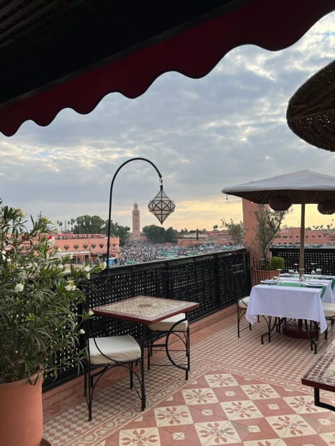 Restaurant/places to eat, Balcony/Terrace, Breakfast