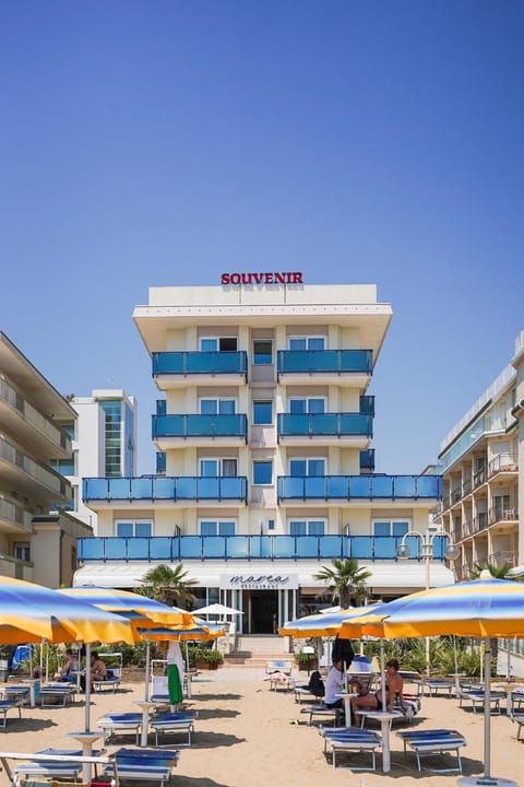 Property building, Restaurant/places to eat, Communal lounge/ TV room