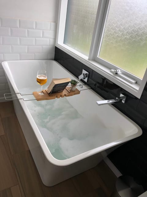 Bathroom, Spa and wellness centre/facilities