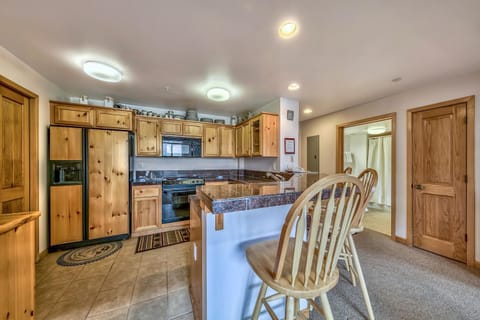 L306 Kirkwood Lodge Apartment in Kirkwood