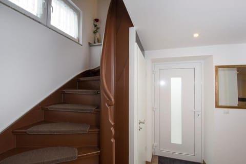 Ferienhaus an der Burg Namedy Apartment in Andernach