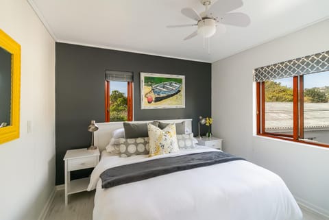 Bed, Decorative detail, Bedroom, fireplace