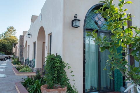 Property building, Facade/entrance