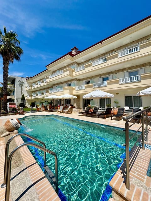 Property building, Pool view