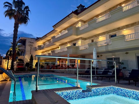 Property building, Swimming pool