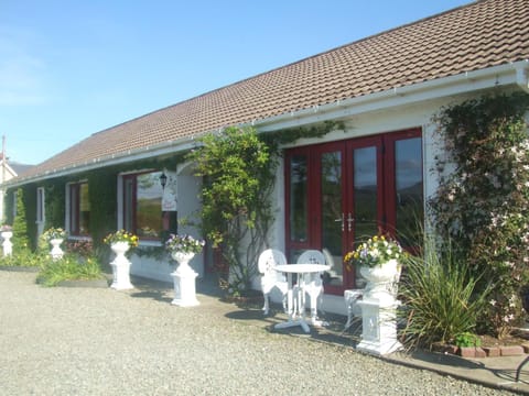 Facade/entrance, Garden view, Mountain view