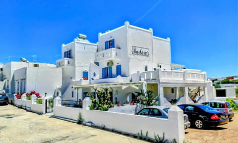 Barbaras Apartment hotel in Naousa