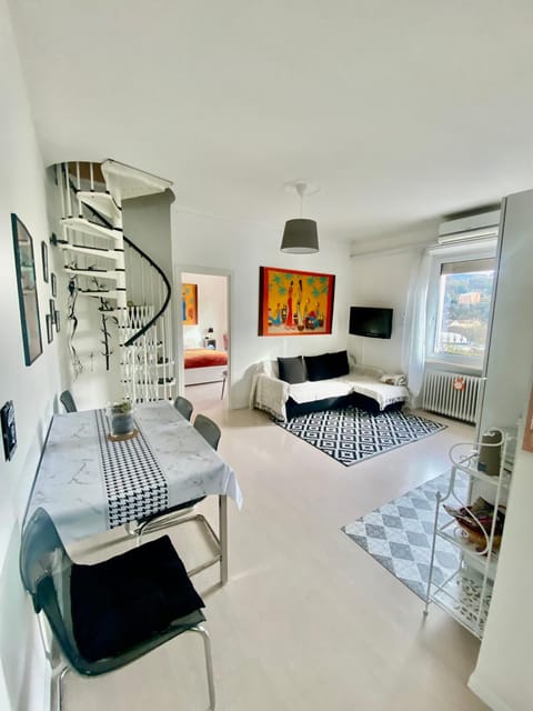 Appartamento Lella con meravigliosa vista vicino alle Terme zona Bagni con ascensore e area parcheggio Apartment in Liguria