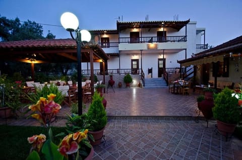 Facade/entrance