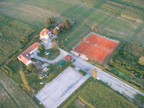 Summer, Location