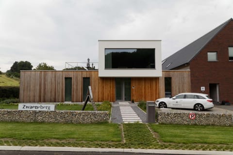 Wijndomein Zwaeneberg Bed and Breakfast in Flanders