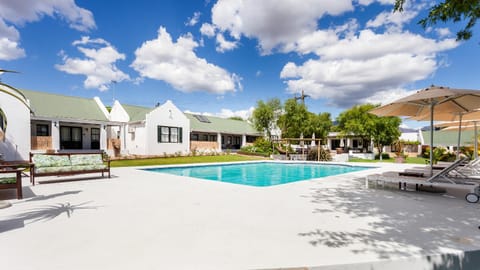 Pool view, Swimming pool, sunbed