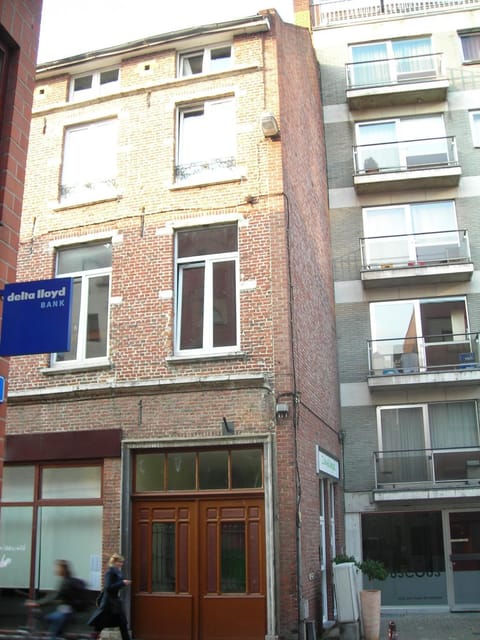 Facade/entrance, Facade/entrance