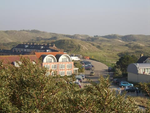 Property building, Facade/entrance, Area and facilities