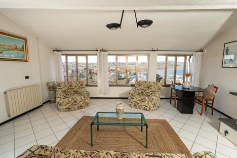 Summer, View (from property/room), City view, Lake view, Landmark view, internet