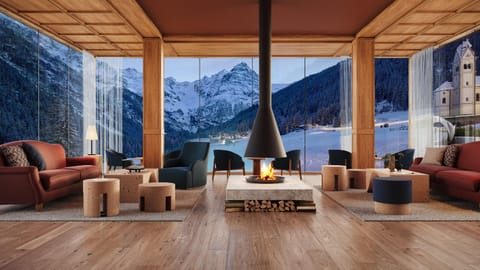 Restaurant/places to eat, View (from property/room)