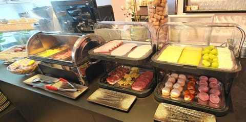 Food and drinks, Food, Buffet breakfast